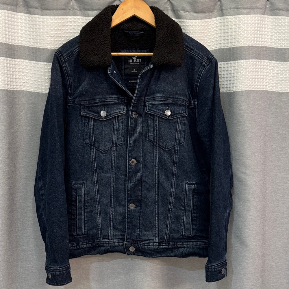 Hollister Men's Navy Denim Jacket with Black Collar Sherpa Lined